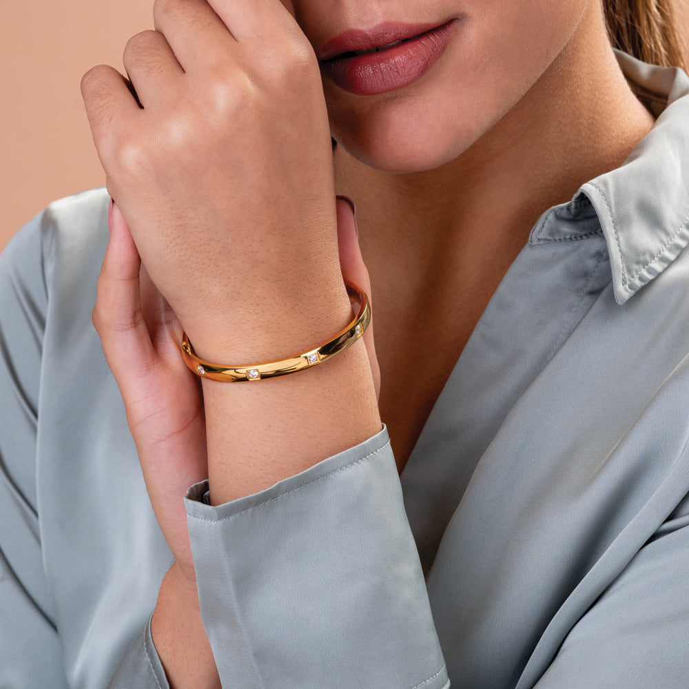 Linked Circles Harmony Necklace & Dazzling Stone Bangle Bracelet Combo Set - view 6