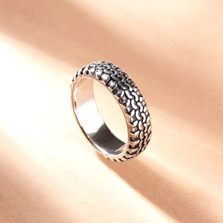 Chain Forge Textured Ring – PALMONAS
