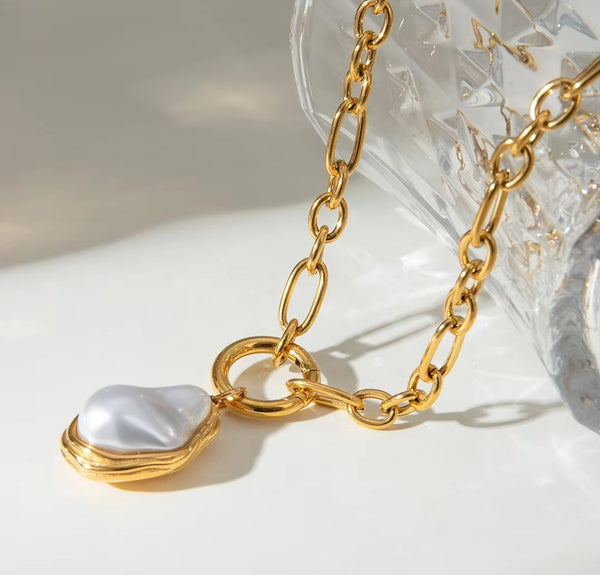 Irregular Pearl Chain Necklace