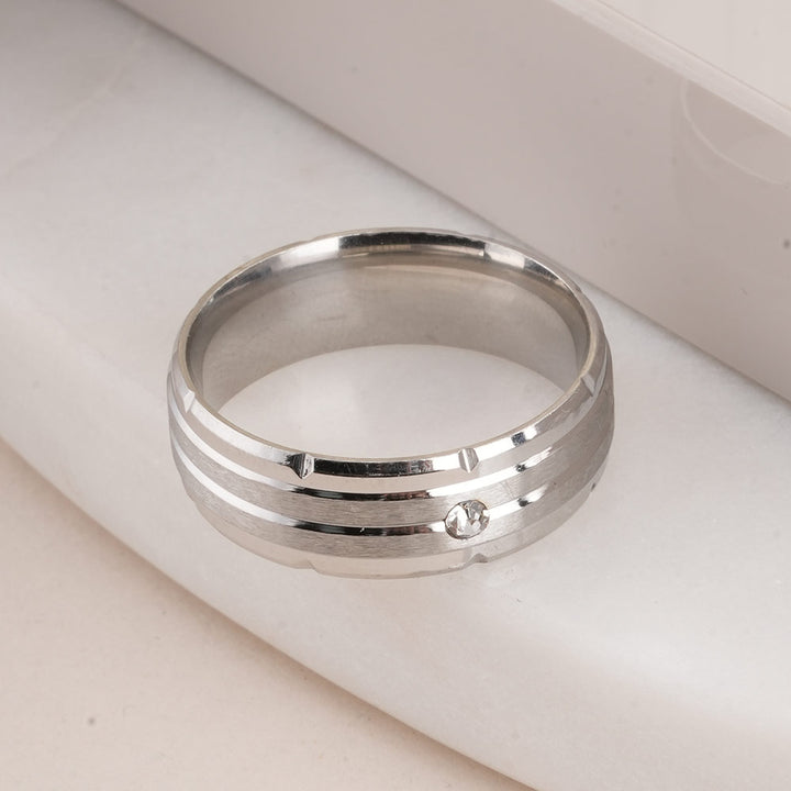 Splendid Silver Band Ring - 2