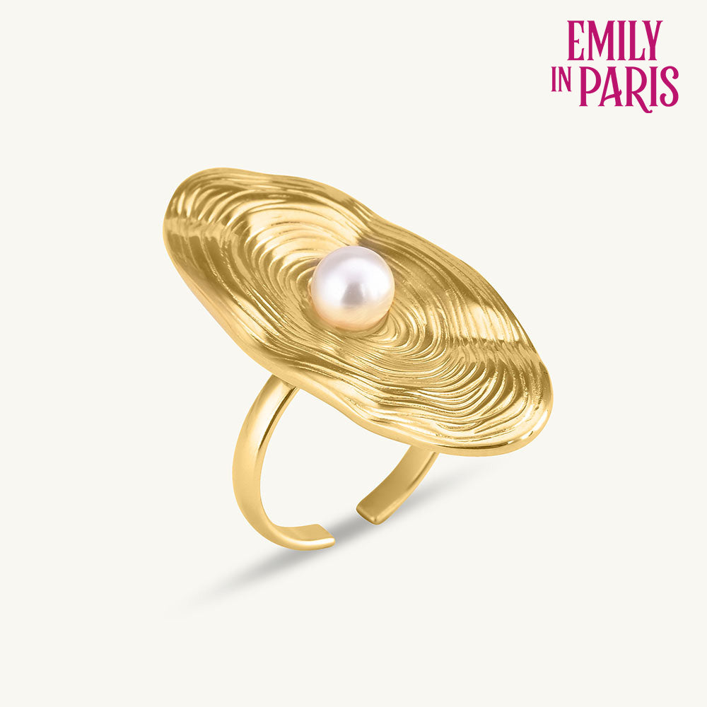 Golden Oval Ring With Pearl