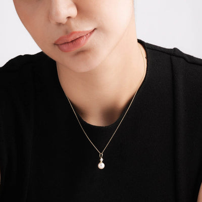 Glow Pearl 9KT Gold Lab Grown Diamond Pendant