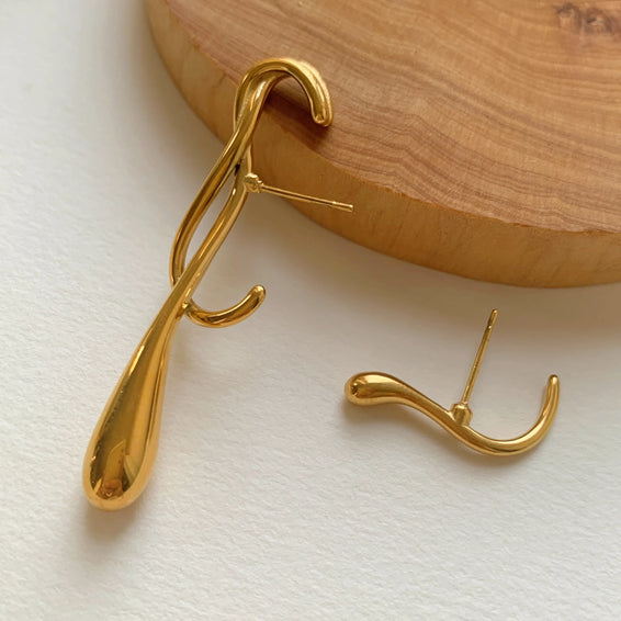 Dripping Fluid Gold Drop Earrings