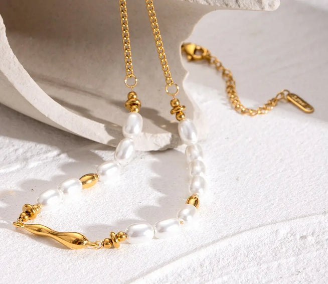 Natural Pearl Gold Necklace