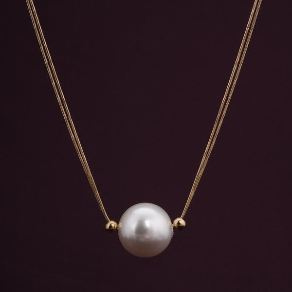 Dainty Pearl Gold Necklace