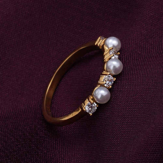 Geometric Pearl Gold Ring