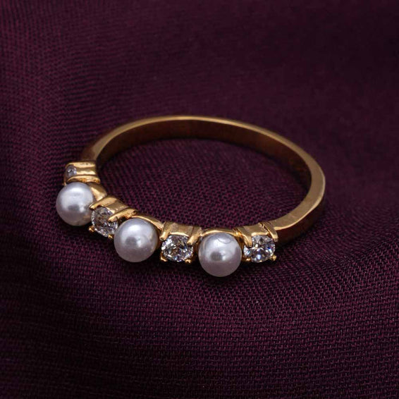 Geometric Pearl Gold Ring