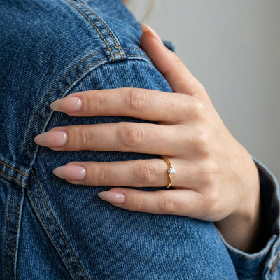 Graceful Twist 9KT Gold Lab Grown Diamond Ring