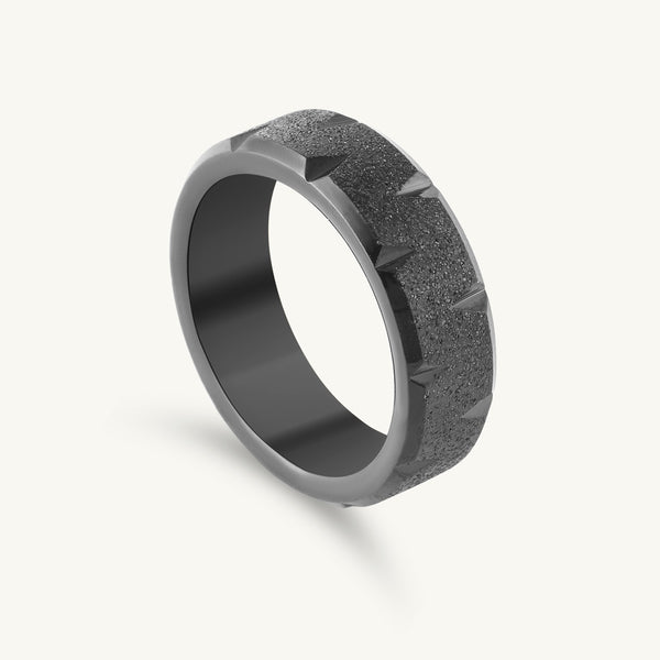 Classic Dark Ridge Ring
