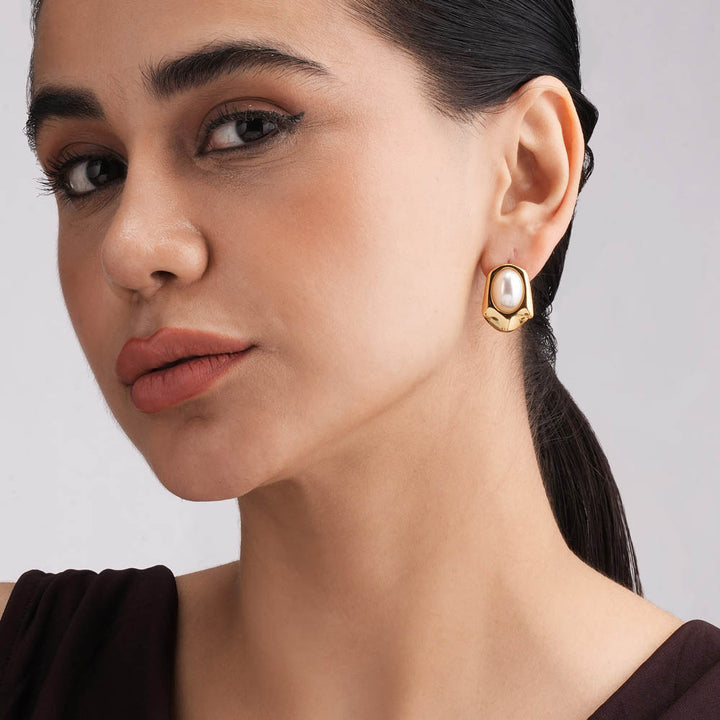 Lustra Cameo Earrings