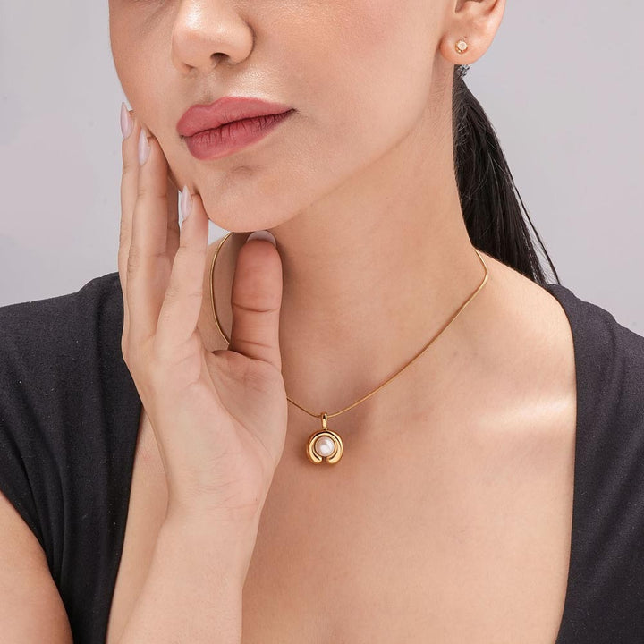 Golden Orb Pearl Necklace