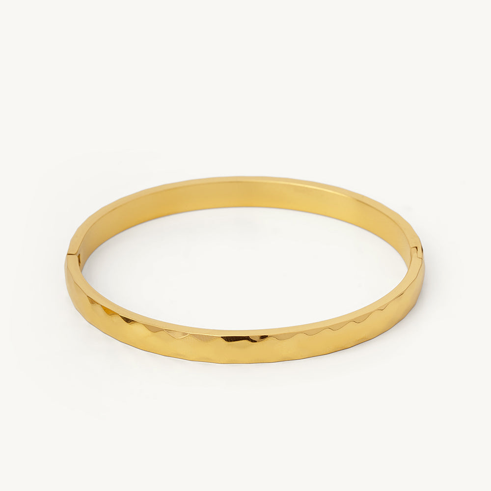 Elegant Wavy Texture Bangle