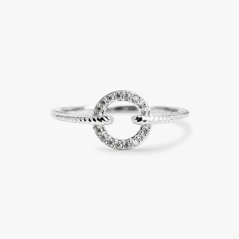 Graceful Linked Circle Platinum Plated 925 Sterling Silver Ring