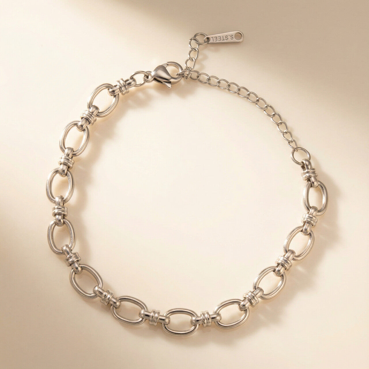 Shop Bold Oval Link Silver Bracelet for Women - PALMONAS