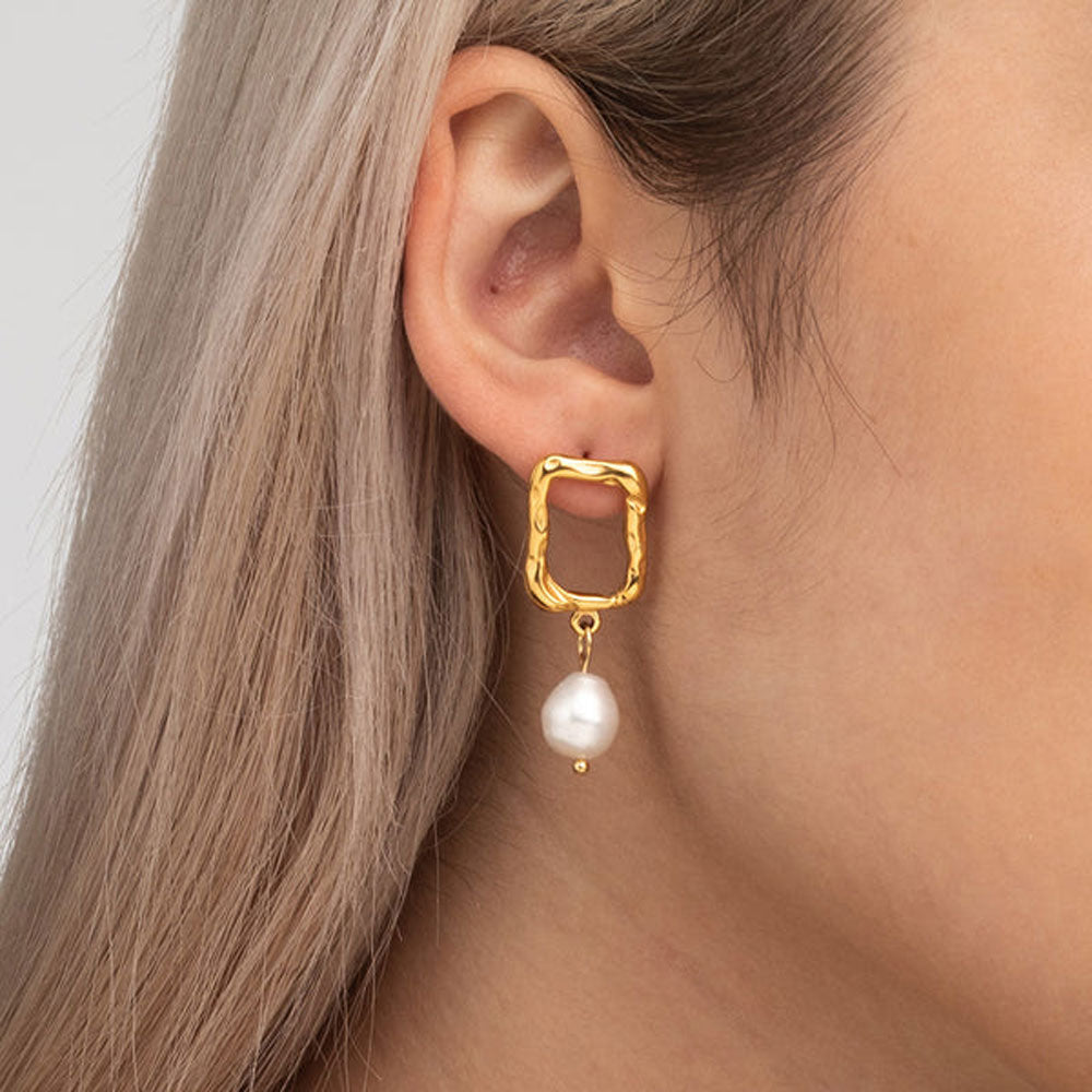 Wobbly Pearl Drop Earrings