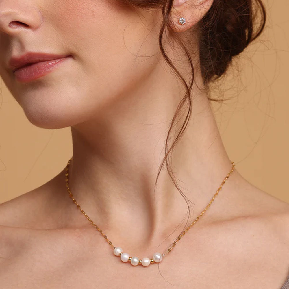 Pearl Lip Chain Necklace